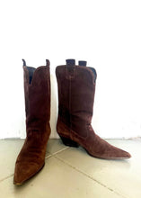 Load image into Gallery viewer, Vintage 90s pointed western brown cowboy boots 7-7.5 US