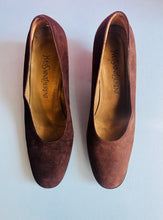 Load image into Gallery viewer, Vintage 80s Yves Saint Laurent brown suede leather kitten heels 7 US