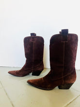 Load image into Gallery viewer, Vintage 90s pointed western brown cowboy boots 7-7.5 US