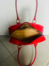 Load image into Gallery viewer, Vintage Mod faux leather alligator finish Red Tote bag