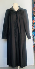 Load image into Gallery viewer, Black Vintage 60s Swing Raincoat. S M