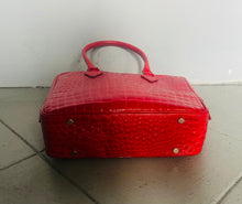 Load image into Gallery viewer, Vintage Mod faux leather alligator finish Red Tote bag
