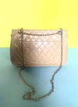 Load image into Gallery viewer, Vintage 80s Beige leather quilted purse