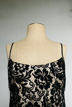 Load image into Gallery viewer, Vintage classic lace midi dress - size S M