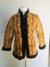 Load image into Gallery viewer, Vintage 70s quilted faux fur interior leopard toggle Asian jacket small