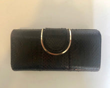 Load image into Gallery viewer, Vintage 50s hardshell coffee brown snakeskin clutch/purse