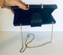 Load image into Gallery viewer, Vintage 50s hardshell coffee brown snakeskin clutch/purse