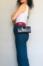 Load image into Gallery viewer, Vintage 50s hardshell coffee brown snakeskin clutch/purse