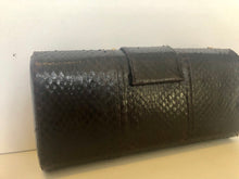 Load image into Gallery viewer, Vintage 50s hardshell coffee brown snakeskin clutch/purse