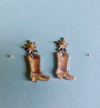 Load image into Gallery viewer, Vintage snow flake star western boot earrings
