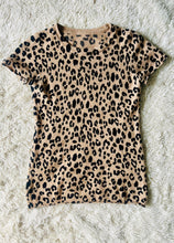 Load image into Gallery viewer, Knit cashmere cheetah sweater  S - M
