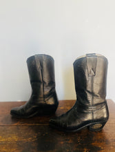Load image into Gallery viewer, Vintage 70s black leather western heels. Size 7 Mens 8.5 womens
