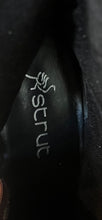 Load image into Gallery viewer, Vintage ostrich leather western boots size 7-7.5 US
