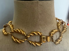 Load image into Gallery viewer, Vintage 80s Oval link chain necklace
