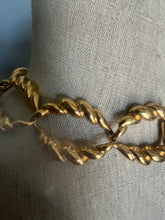 Load image into Gallery viewer, Vintage 80s Oval link chain necklace
