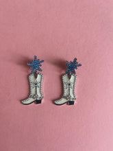 Load image into Gallery viewer, Vintage snow flake star western boot earrings
