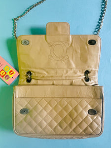Vintage 80s Beige leather quilted purse
