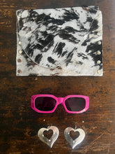 Load image into Gallery viewer, Fuchsia Y2k statement bulky unisex sunnies
