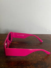 Load image into Gallery viewer, Fuchsia Y2k statement bulky unisex sunnies
