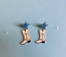 Load image into Gallery viewer, Vintage snow flake star western boot earrings
