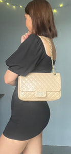 Vintage 80s Beige leather quilted purse