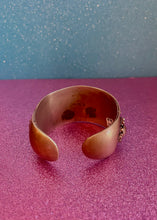 Load image into Gallery viewer, Vintage 70s bejeweled bendable bracelet - free size
