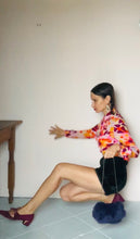Load image into Gallery viewer, Rare 70s vintage Psychedelic ruffled bls - XS - Petite
