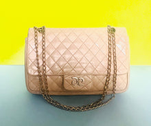 Load image into Gallery viewer, Vintage 80s Beige leather quilted purse
