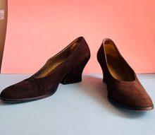 Load image into Gallery viewer, Vintage 80s Yves Saint Laurent brown suede leather kitten heels 7 US
