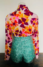 Load image into Gallery viewer, Rare 70s vintage Psychedelic ruffled bls - XS - Petite
