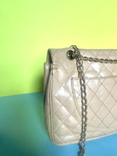 Load image into Gallery viewer, Vintage 80s Beige leather quilted purse
