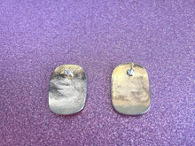 Load image into Gallery viewer, Vintage 70s star white enamel &amp; gold esrrings

