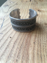 Load image into Gallery viewer, Vintage 40s silver handmade bracelet
