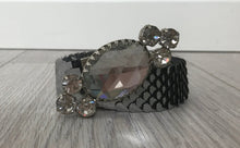Load image into Gallery viewer, Gorgeous 70s Chrystal stretch Metal belt  S  M
