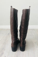Load image into Gallery viewer, Vintage 80s brown quilted boots  size 7 - 7.5 Us
