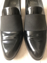Load image into Gallery viewer, Vintage 80s Stuart Weitzman block heels size 7-7.5 us
