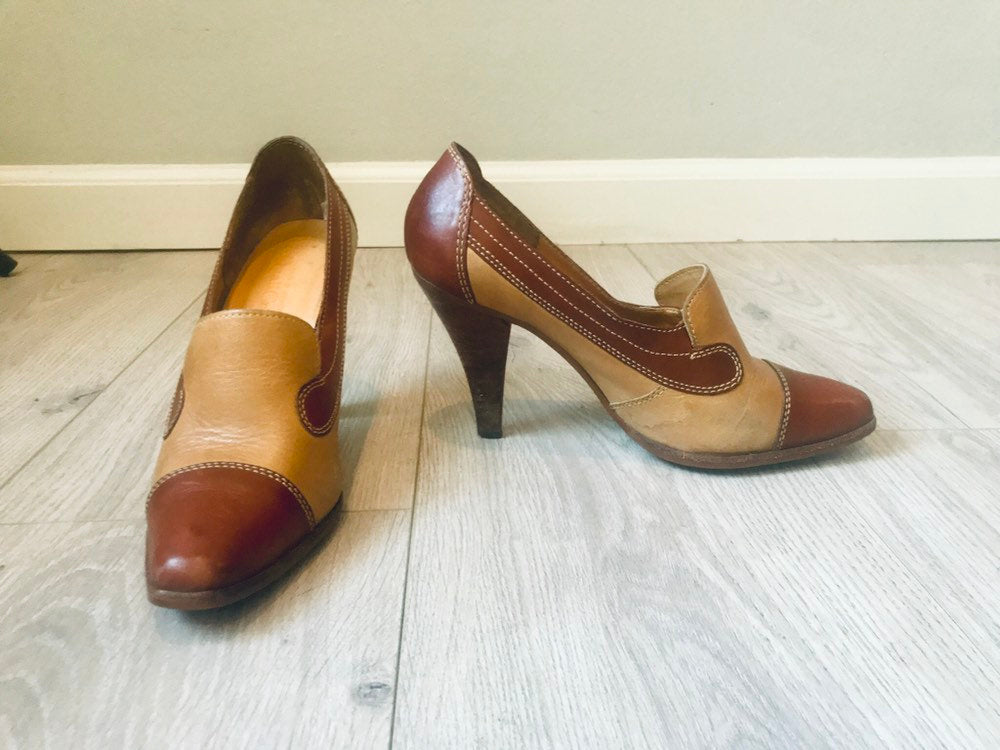 Rare Vintage 70s western leather heels  size 8