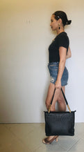 Load image into Gallery viewer, Vintage 90s snakeskin leather italian platform heels size 7.5 US
