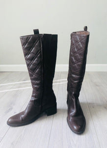Vintage 80s brown quilted boots  size 7 - 7.5 Us