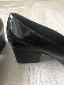 Vintage 80s Stuart Weitzman block heels size 7-7.5 us