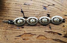 Load image into Gallery viewer, Vintage 60&#39;s Art Deco chunky crystal bracelet
