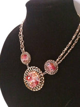 Load image into Gallery viewer, Stunning Vintage 60s Costume Flower Beaded Necklace
