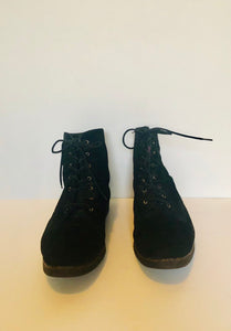 Vintage 80s lace up Ferregamo black suede sheepskin booties size 8 US