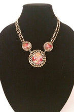 Load image into Gallery viewer, Stunning Vintage 60s Costume Flower Beaded Necklace
