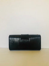 Load image into Gallery viewer, Vintage 50s hardshell coffee brown snakeskin clutch/purse
