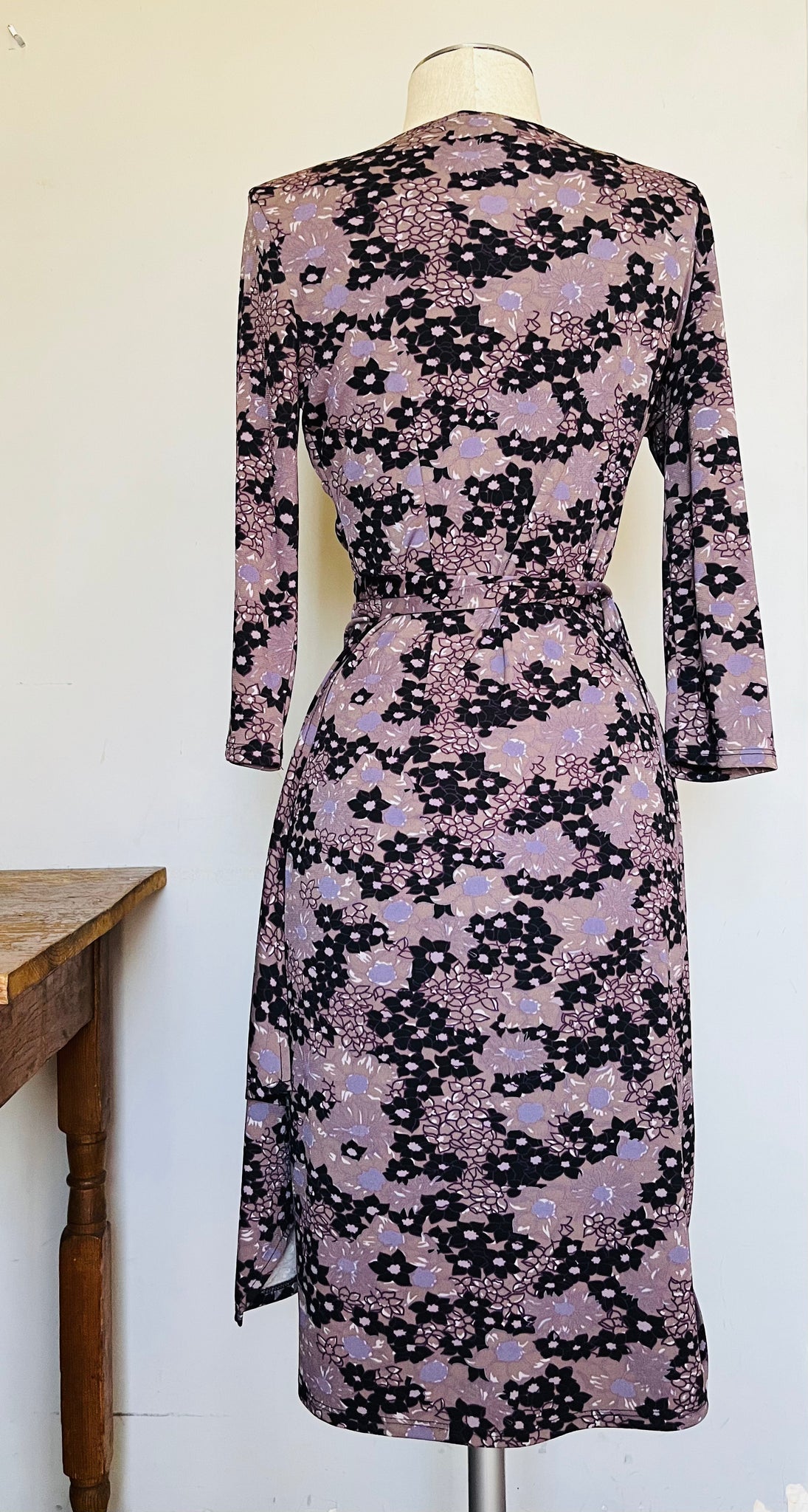 Vintage 80s BCBG paris floral wrap dress S M Cherry Pick Vintage Vintage 80s BCBG paris floral wrap dress S M Cherry Pick Vintage