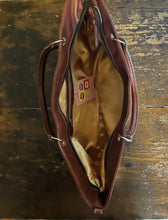 Load image into Gallery viewer, Vintage 60s Mod brown leather Tote bag
